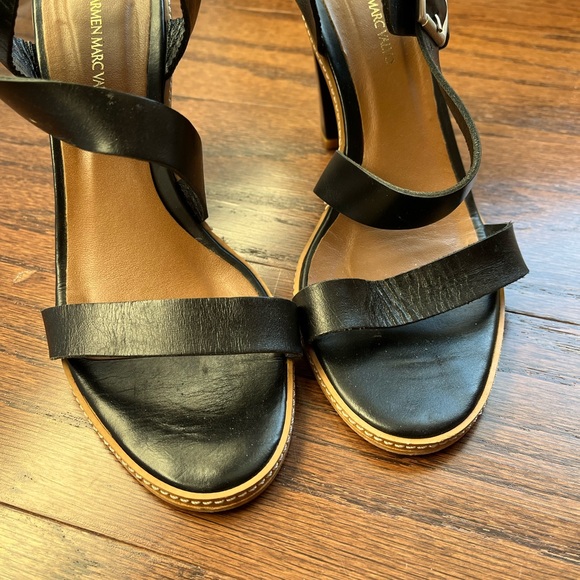 Carmen Marc Valvo leather sandals - Picture 2 of 4